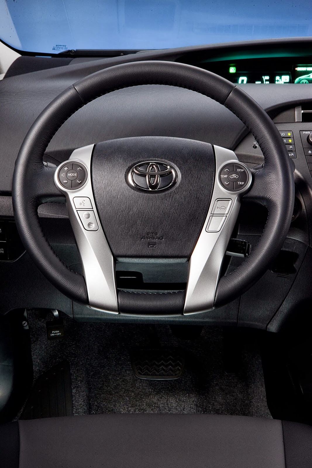 [Toyota-Prius-PHEV-18%255B3%255D.jpg]