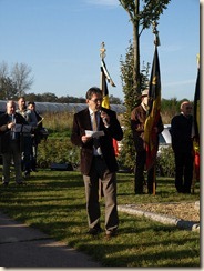Inhuldiging van het monument ter nagedachtenis van een gesneuvelde Amerikaanse piloot tijdens W.O.II. Toespraak van Michel Mathei, voorzitter van de Heemkundige kring