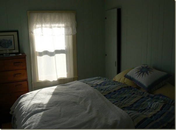 Hhowell-Bedroom-before-950x700