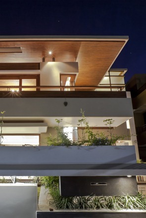 Twin-Courtyard-House-diseñada-por-Charged-Voids-1 Twin-Courtyard-House-diseñada-por-Charged-Voids-1