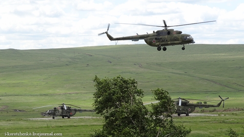 Фотографии военных учений на полигоне "Цугол"