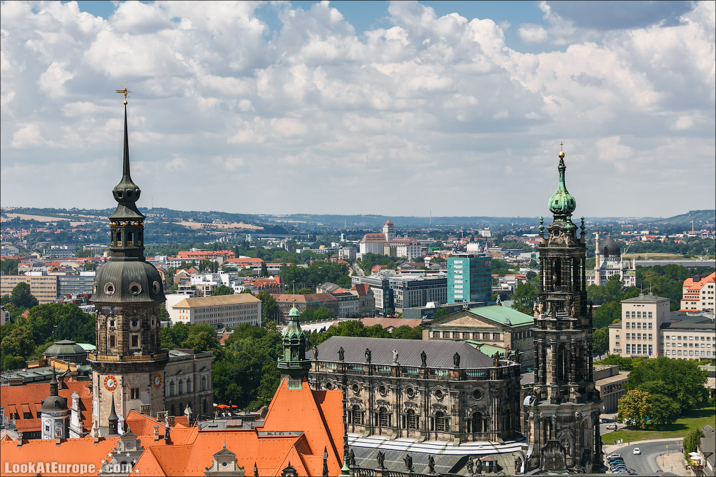 шпили дрезденского замка и кафедрального собора