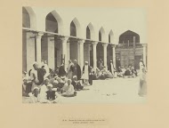 Studenten op het binnenhof van de Al-Azhar-moskee te Caïro