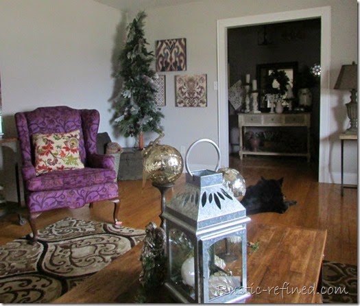 Rustic Holiday Decor in the Living Room @ Rustic-refined.com