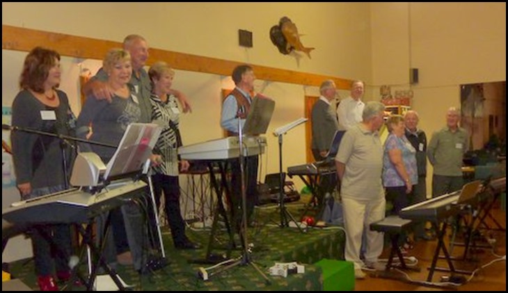 The Playing Team lined-up after the Raglan Club Concert on Saturday evening, 18th May 2013. Left to Right: Janice, Carole Littlejohn, Kevin Johnston, Jan Johnston, Len Hancy, Peter Brophy, Roy Steen, Jim Nicholson, Barbara McNab, Rob Powell, Gordon Sutherland. Photo courtesy of Colleen Kerr.