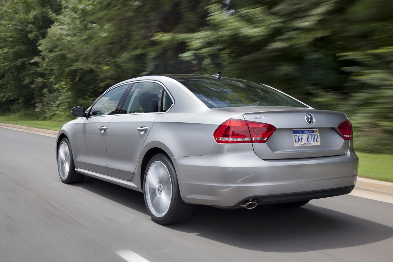 [2014-VW-Passat-Sport-2%255B2%255D.jpg]