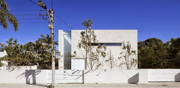 Casa contemporánea y minimalista Afeka House Casa-contemporánea-minimalista-Afeka-House
