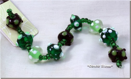 How to make a green Saint Patricks Day bracelet
