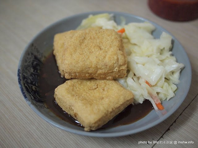 【食記】比方塊版還要大的臭豆腐,但口感就沒那麼好了 ~ 台北內湖737巷美食街"吳記大腸麵線.臭豆腐" 中式 內湖區 區域 午餐 台北市 台式 早餐 晚餐 臭豆腐 豆腐 飲食/食記/吃吃喝喝 麵食類 