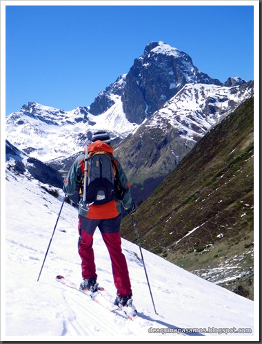 Arista NO y Descenso Cara Oeste con esquís (Pico de Arriel 2822m, Arremoulit, Pirineos) (Isra) 9483