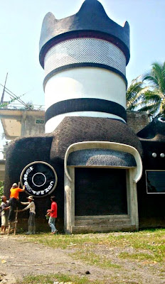 Rumah berbentuk kamera DSLR di Magelang rumah bentuk kamera