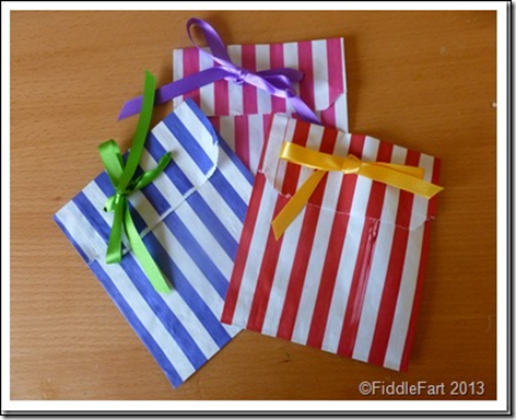 Simple and cheap Shabby Chic party bags