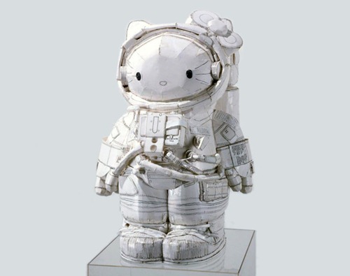 Hello Kitty Astronauta por Tom Sachs