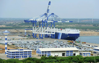 Bắc Kinh đã ký được hợp đồng thuê cảng biển Hambantota của Sri Lanka trong 99 năm. Đây là một điều kiện trong thỏa thuận giảm nợ cho Sri Lanka, khi mà người ta đang nhắc đến Trung Quốc với một khái niệm mới: Chủ nghĩa đế quốc chủ nợ, sau khi Trung Quốc mua dần các cảng biển chiến lược ở Piraeus (Hy Lạp), Darwin (Úc) và Djibouti (châu Phi). Bắc Kinh đã ký được hợp đồng thuê cảng biển Hambantota của Sri Lanka trong 99 năm. Đây là một điều kiện trong thỏa thuận giảm nợ cho Sri Lanka, khi mà người ta đang nhắc đến Trung Quốc với một khái niệm mới: Chủ nghĩa đế quốc chủ nợ, sau khi Trung Quốc mua dần các cảng biển chiến lược ở Piraeus (Hy Lạp), Darwin (Úc) và Djibouti (châu Phi).