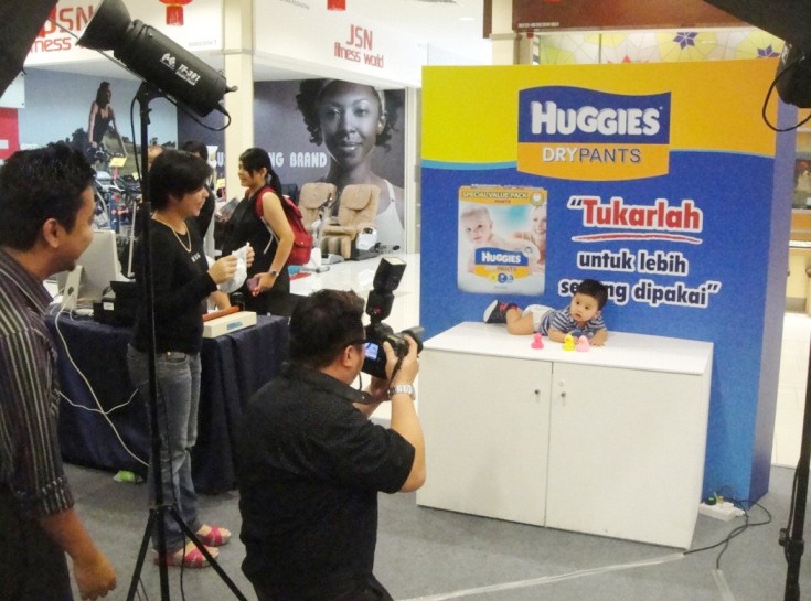 [Huggies%2520Roadshow%2520at%2520Mydin%2520USJ_Photo%2520Booth%255B7%255D.jpg]