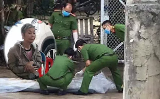 Công an khám nghiệm 2 xác người bị đem đúc bê-tông ở Bình Dương. Công an khám nghiệm 2 xác người bị đem đúc bê-tông ở Bình Dương.