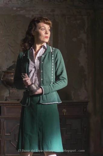 The_Woman_in_Black_Angel_of_Death_with_Helen_McCrory_as_Jean.png