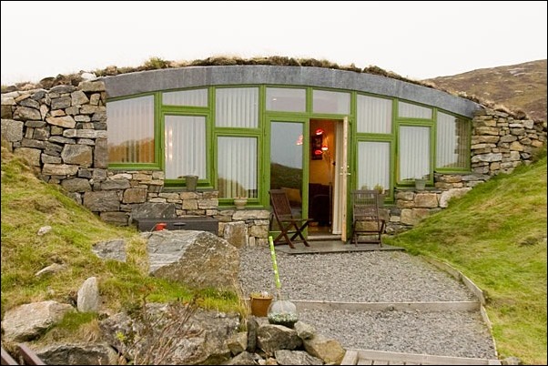 Hebridean-Earth-House-Isle-of-South-Uist-01