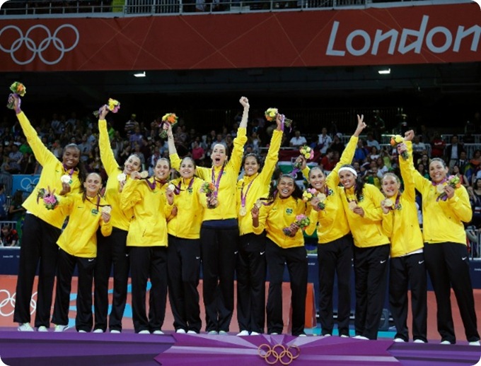 jogagoras-do-brasil-comemoram-medalha-de-ouro-no-lugar-mais-alto-do-podio-em-londres-1344716874927_615x470