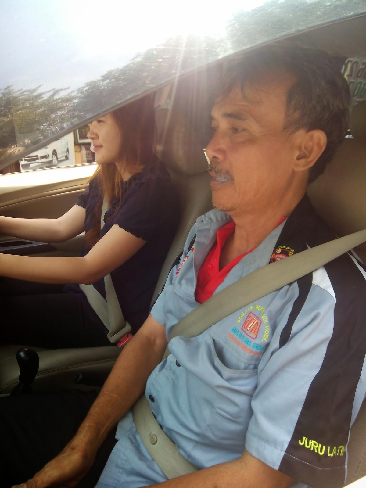 SekolahStirMobilJakarta Les belajar mengemudi mobil manual dan matic