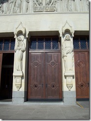 2012.07.26-021 statues du portail de la basilique