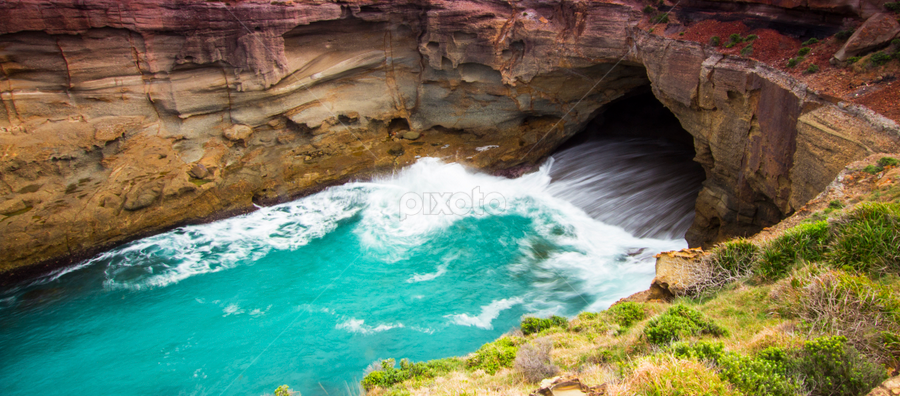Snapper Point by Dan Searle - Landscapes Caves & Formations