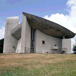 84.- Le Corbusier. Notre Dame de Haut. Ronchamp