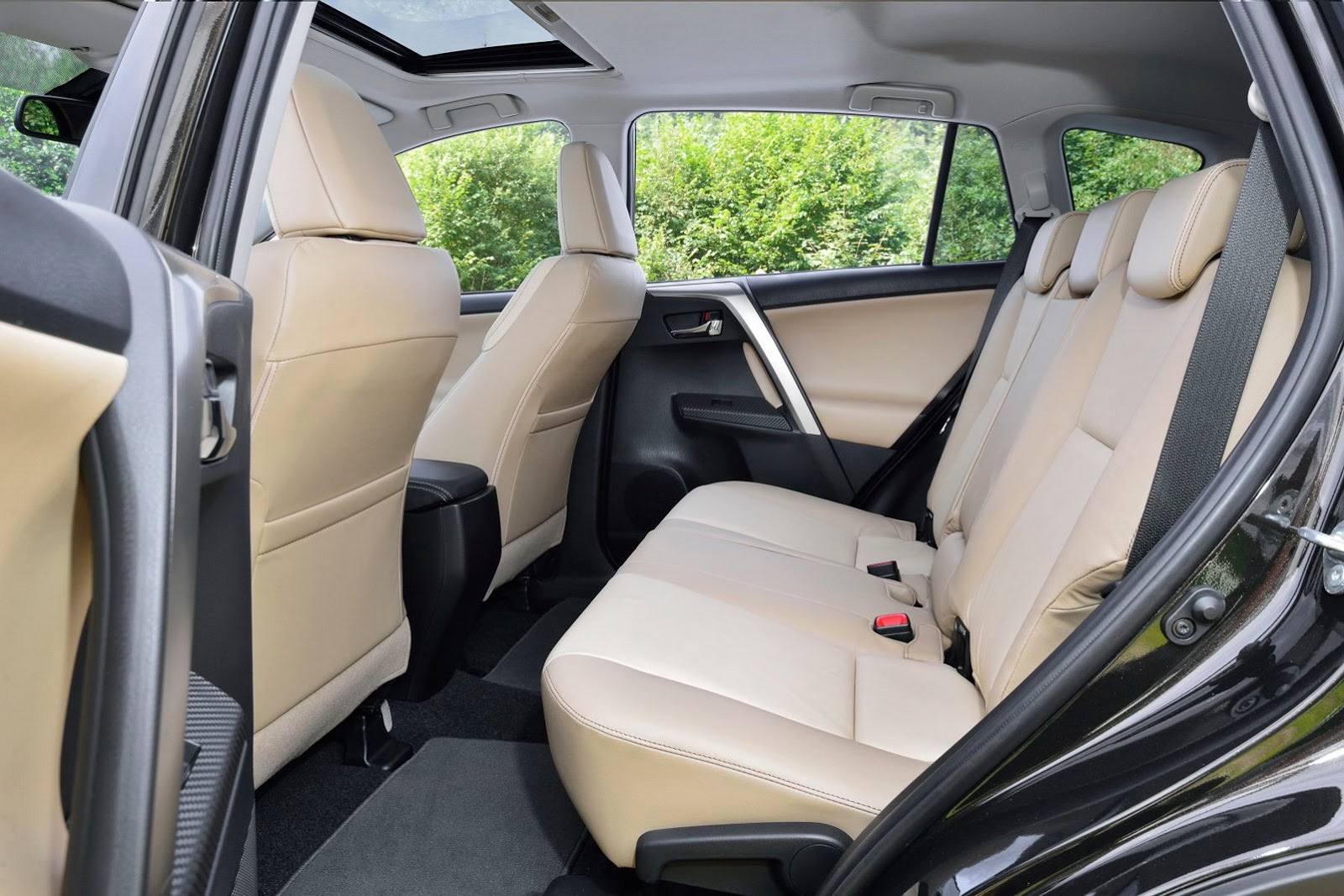 [Toyota-Rav4-41%255B2%255D.jpg]