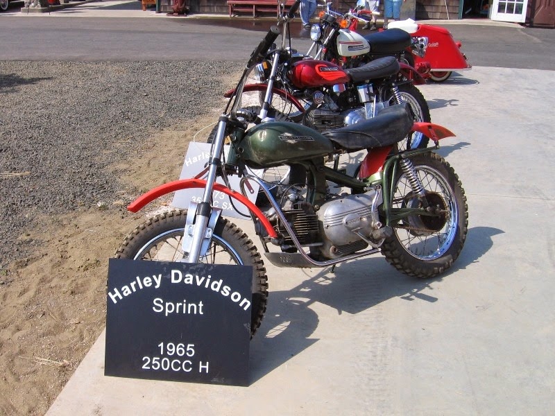 [IMG_8523-1965-Harley-Davidson-250-Sp%255B1%255D.jpg]