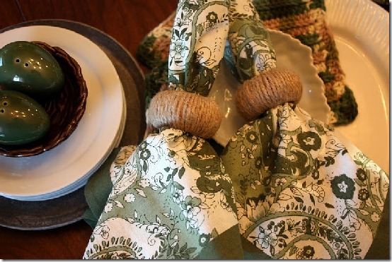diy projects with jute--make napkin rings wrapped in jute