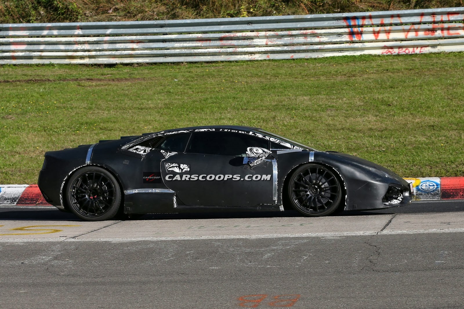 [Lamborghini-Cabrera-5Ring%255B3%255D.jpg]