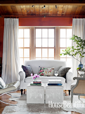 hbx-well-lillian-heekin-barber-living-room-white-furniture-window-112011-mdn.jpg