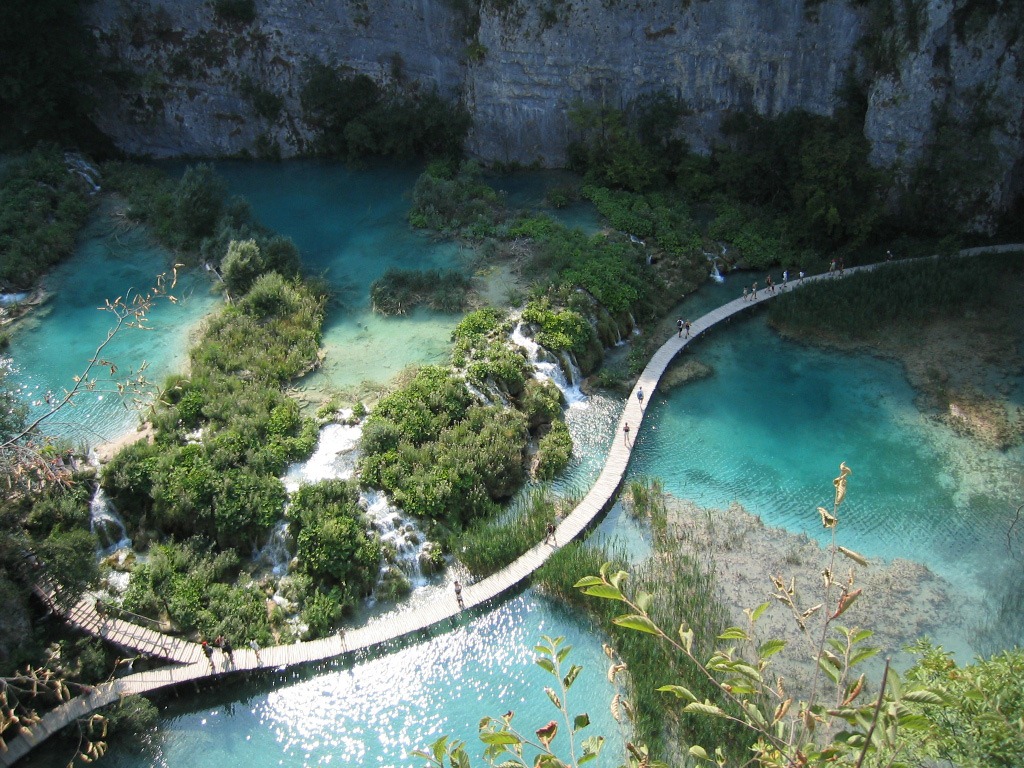 [amazing-waterfalls-of-plitvice-lakes-in-croatia-11%255B3%255D.jpg]