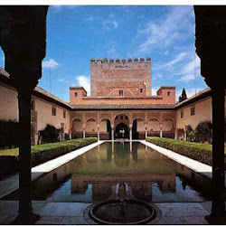 50 - Palacio y patio de Comares en la Alhambra de Granada