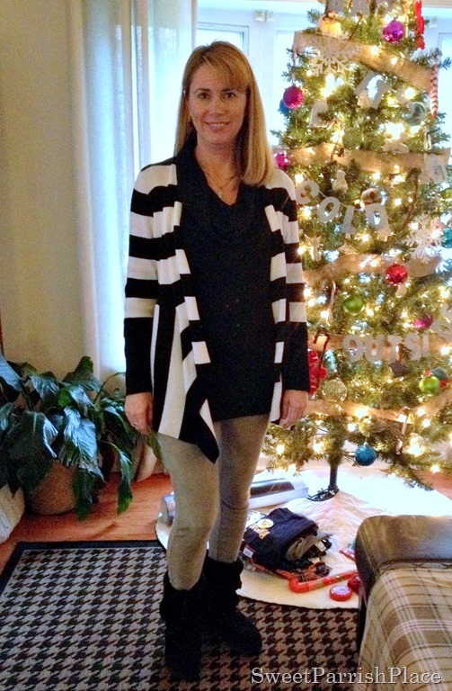 leggings with black and white stripes