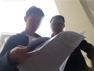 Sinh viên cho biết đề thi giống 80% những gì giảng viên cho học thuộc trước đó. Sinh viên cho biết đề thi giống 80% những gì giảng viên cho học thuộc trước đó.