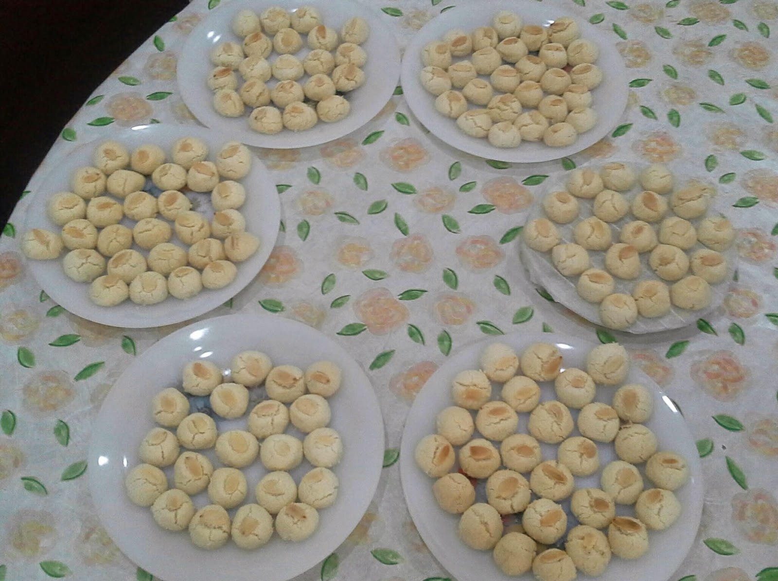 Almond Cookies Using Airfryer The Hedgehog Knows