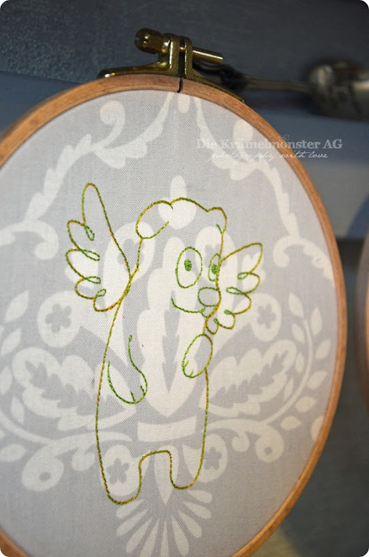 Engel Hund im Stickrahmen Embroidery by Anja Rieger