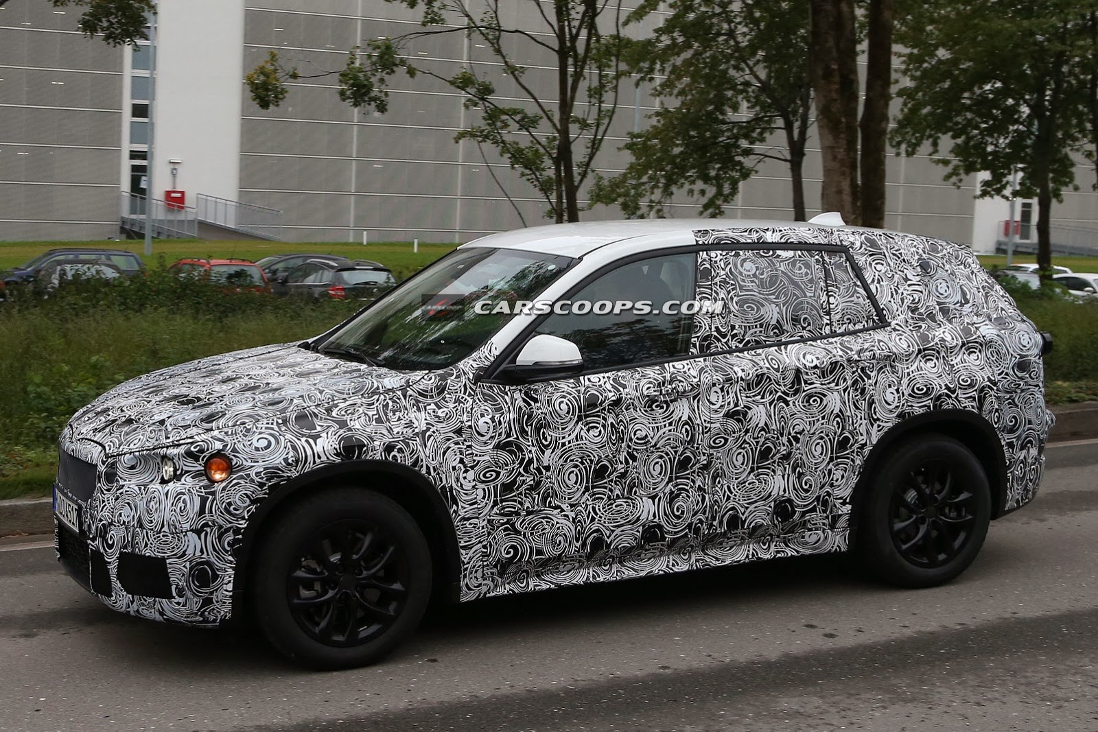 [2016-BMW-X1-B4%255B3%255D.jpg]