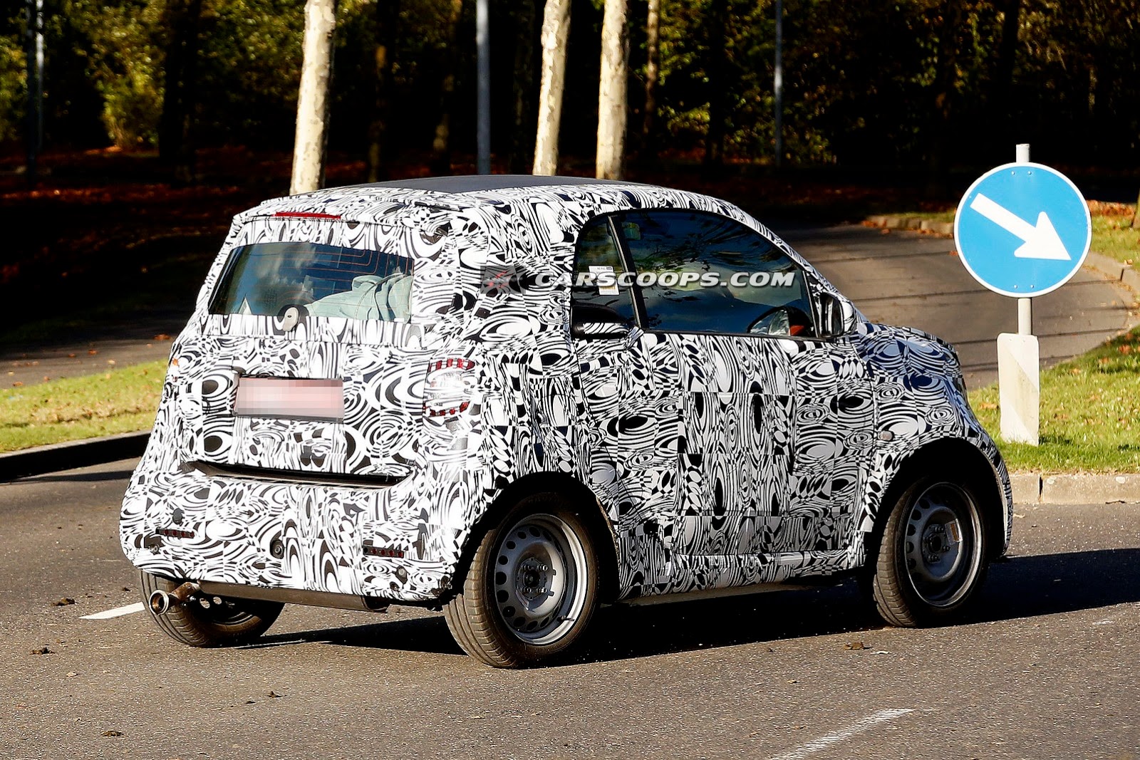 [2014-Smart-Fortwo-Final-1%255B8%255D.jpg]