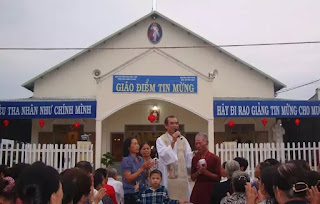 Lm. Ernest Nguyễn Văn Hưởng trả lời về giáo điểm Tin Mừng và cha Long Lm. Ernest Nguyễn Văn Hưởng trả lời về giáo điểm Tin Mừng và cha Long