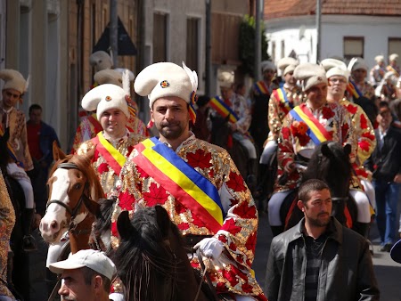 24. Junii albiori in Brasov.JPG
