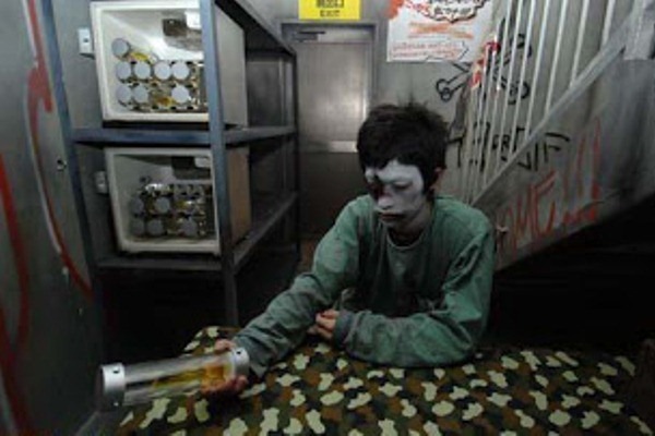 [Rumah%2520Hantu%2520%25282%2529%255B3%255D.jpg]