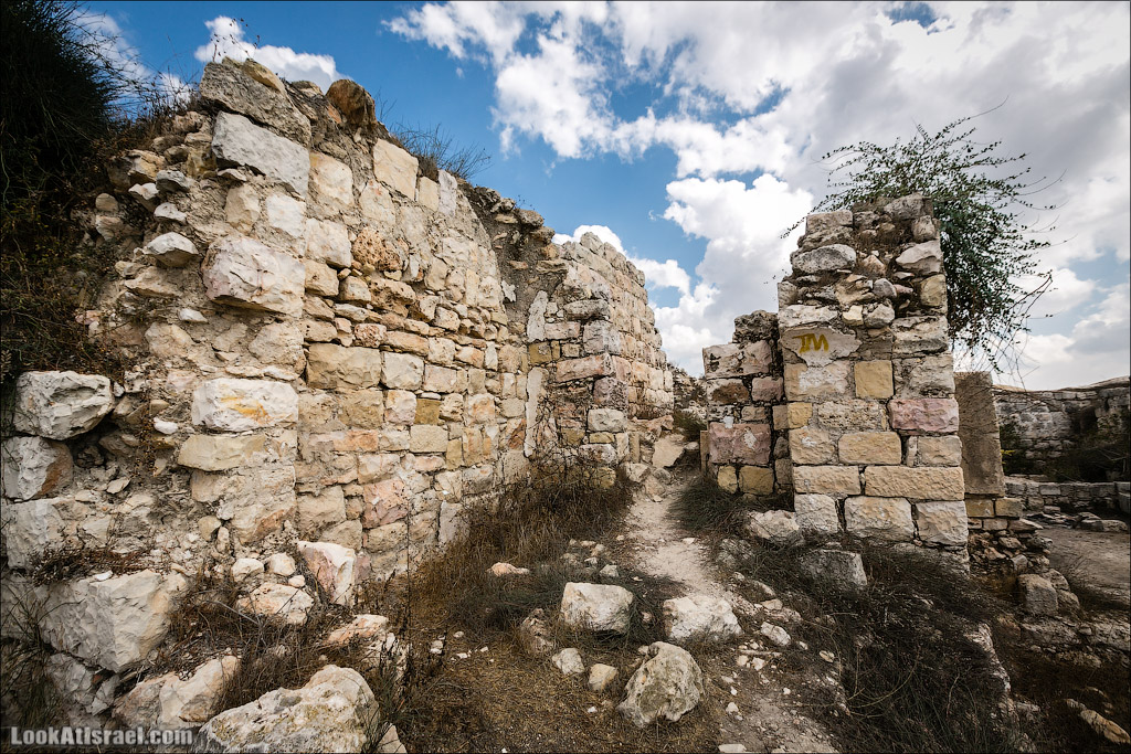LookAtIsrael.com - Фото путешествия по Израилю | Крепость Бельмонт в кибуце Цуба | Belmont fortress