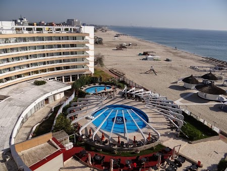 02. Piscina hotel Vega.JPG