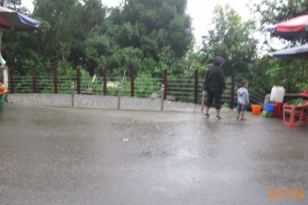 [0508-104---5.jpg]