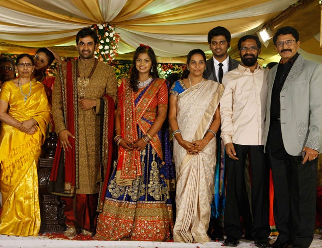[gautam_jyotsna_wedding_reception_pics%255B3%255D.jpg]