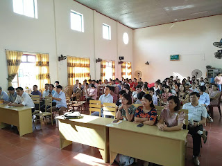 Buổi tọa đàm thu hút khá đông giáo viên, phụ huynh và học sinh. Buổi tọa đàm thu hút khá đông giáo viên, phụ huynh và học sinh.