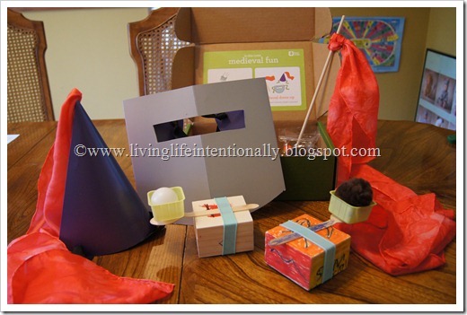 Kiwi Crate is affordable fun for every family Kiwi Crate is fun in a box for Toddlers, Preschoolers, Kindergarten, 1st grade, and 2nd grade kids.