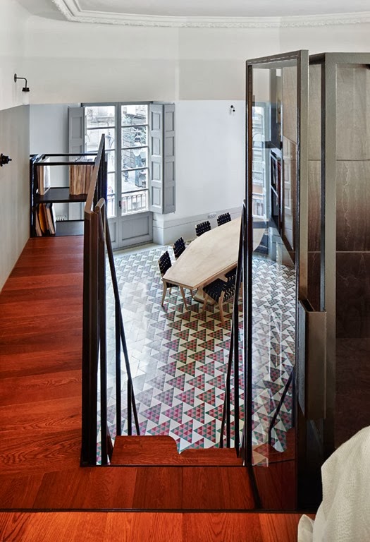 [11-Carrer-Avinyo-David-Kohn-Architects-Barcelona-photo-Jose-Hevia-Blach-yatzer.jpg]